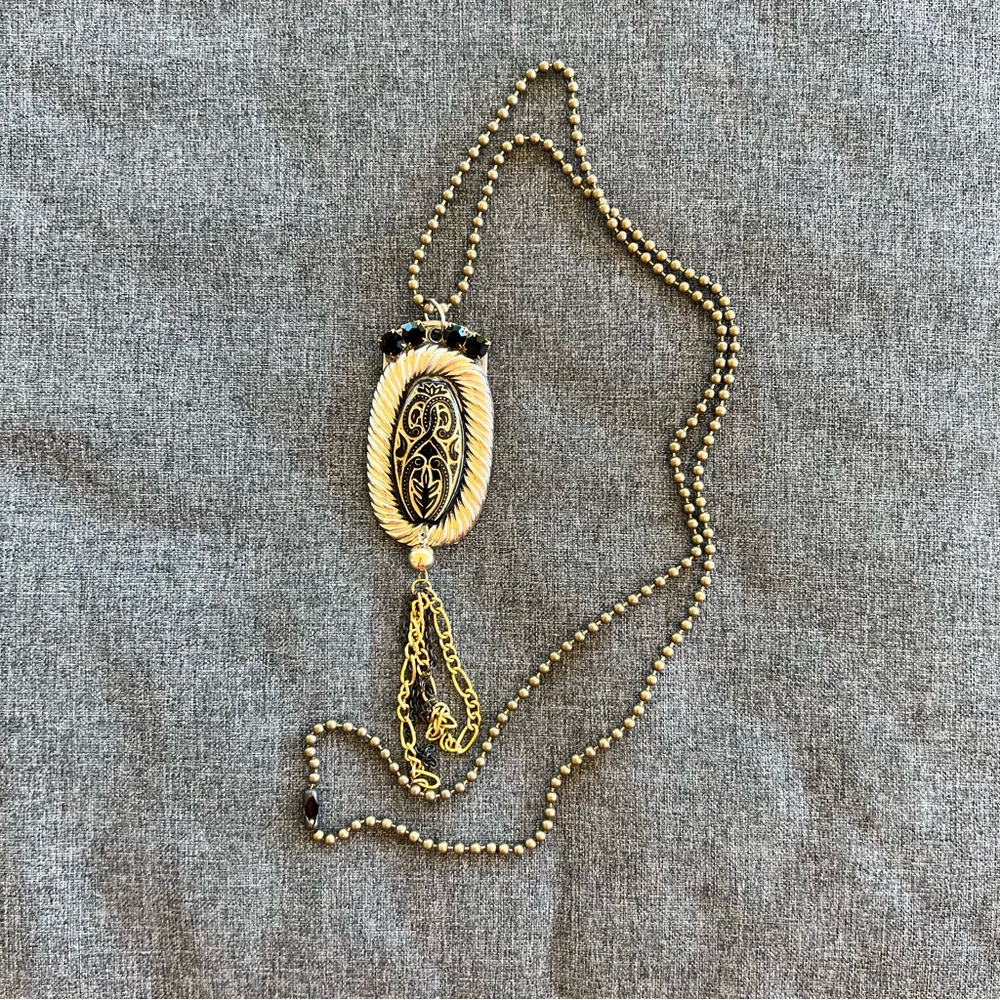 Glammy Tags USA Embellished Dog Tag Pendant Necklace Gold Tone Carved Tassel 30”